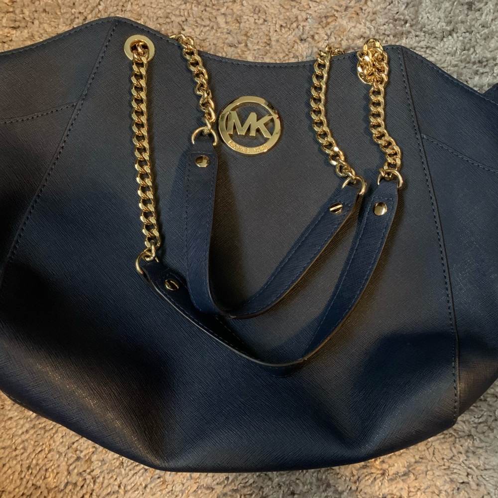 Michael Kors Jet Set Travel X Chain Shoulder Tote